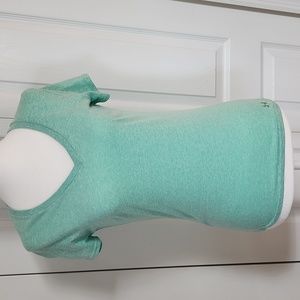 Green Heathered Under Armour T-shirt. Small